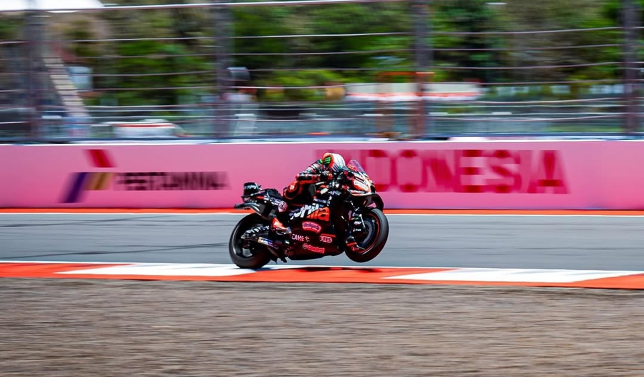 Marco Bezzecchi Tampil Perkasa, Menangi Sprint Race MotoGP Mandalika 2025: Marc Marquez Terperosok!