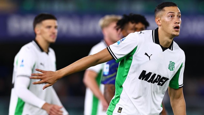 Jay Idzes Perkasa di Lini Belakang! Sassuolo Bungkam Cagliari 2-1 di Serie A Liga Italia