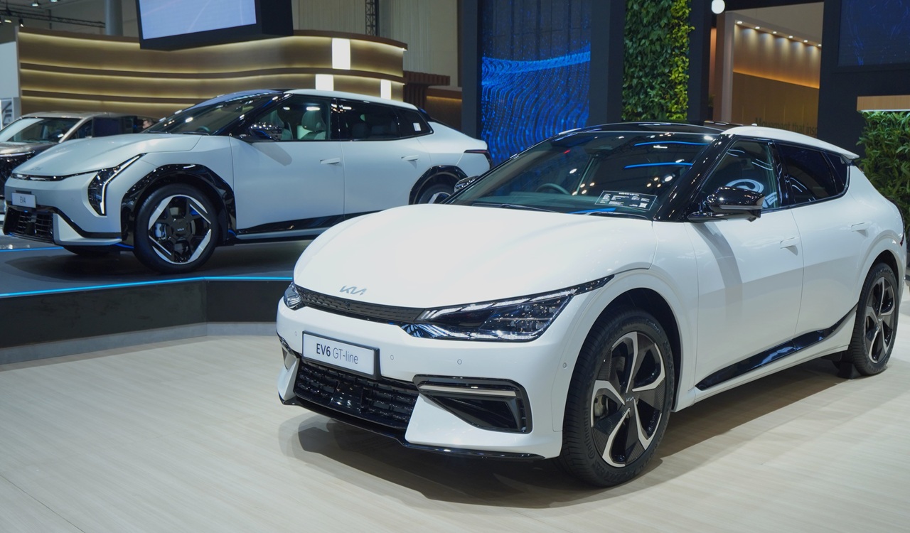 Kia Pamerkan EV9 GT-Line dan EV6 GT-Line di GIIAS 2025, Tawarkan Desain Futuristik dan Teknologi Canggih