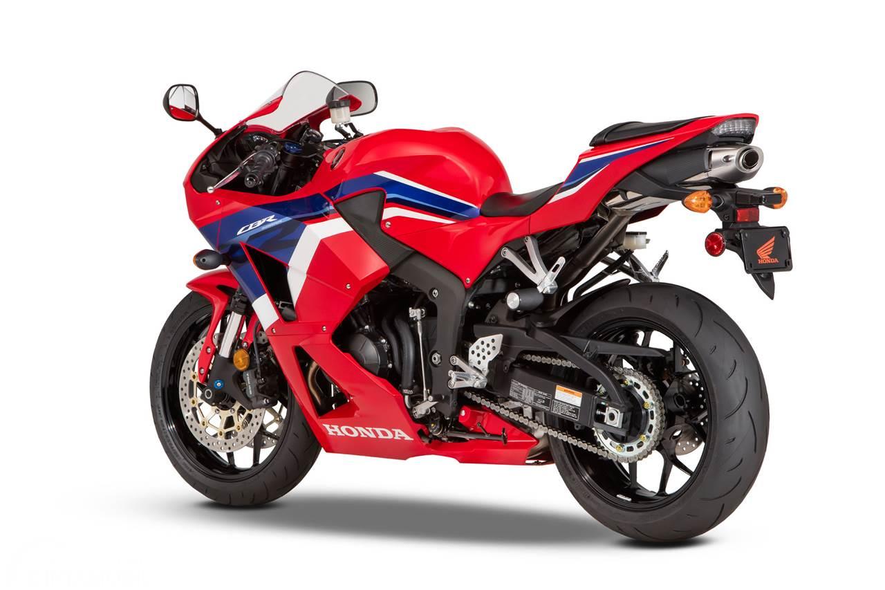Honda CBR600RR, Supersport 600cc yang Jujur dan Presisi: Bukan Paling Brutal, tapi Paling Terkendali