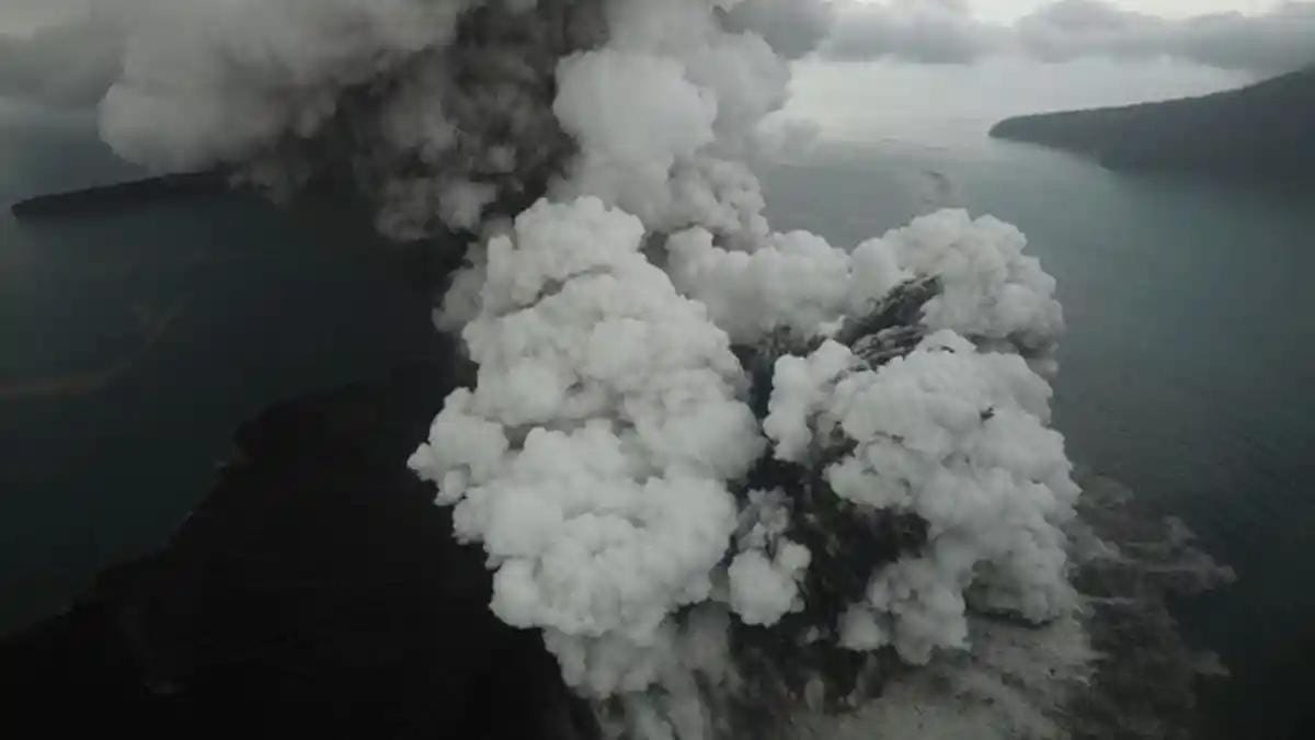 Banten Masih Waspada Abu Anak Krakatau, ke Arah Mana Angin Bawa Debunya?