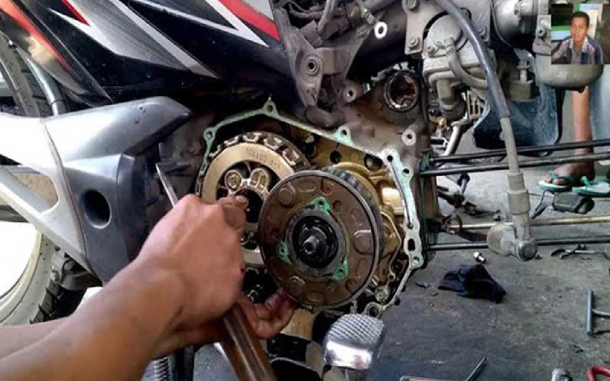 Kok Bisa Motor Jadi Turun Mesin? Terungkap 8 Penyebabnya