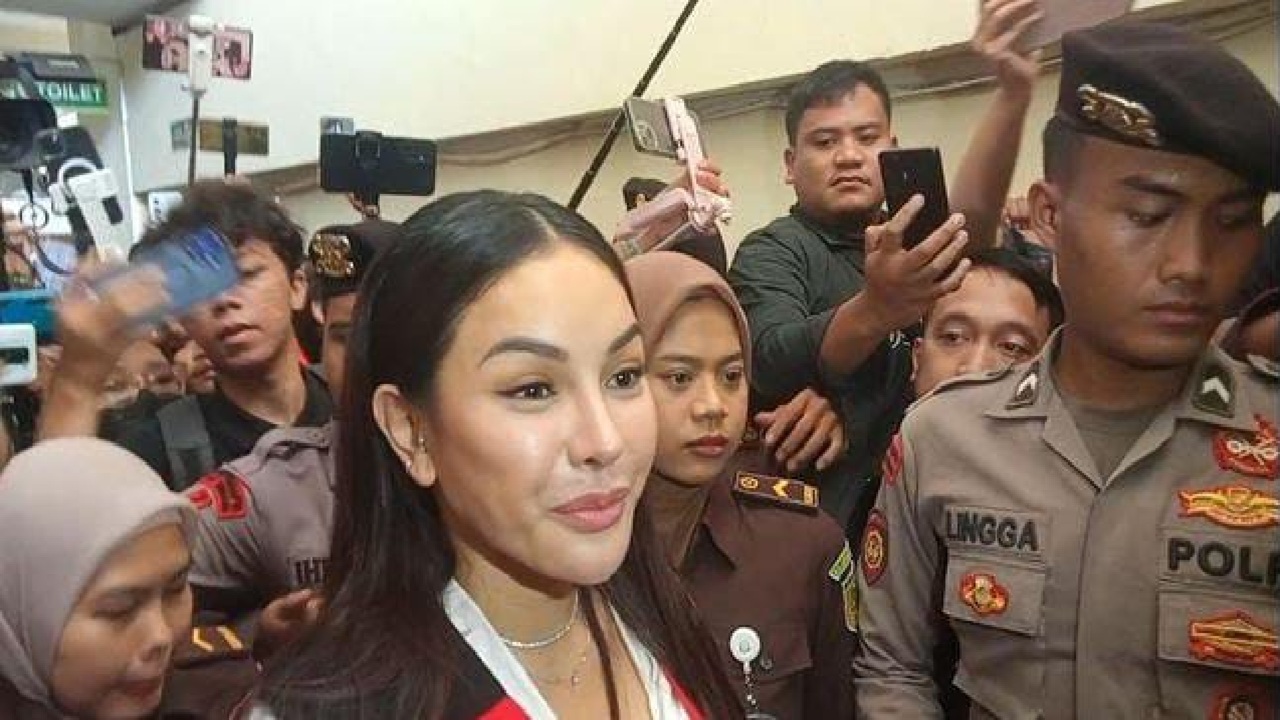 Demi Fokus Kasus Pidana, Nikita Mirzani Cabut Gugatan Wanprestasi Terhadap Reza Gladys