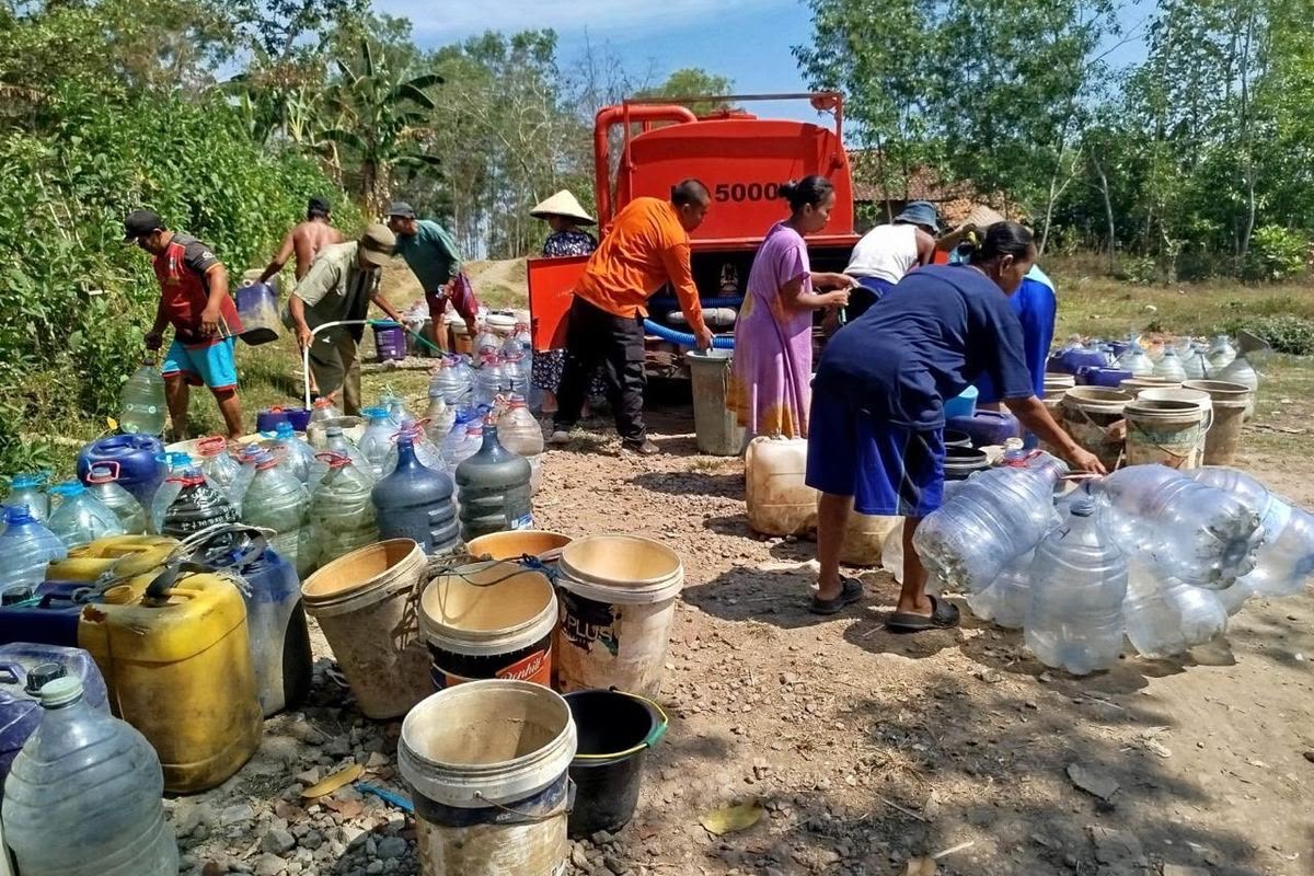 Kemarau Bikin Jawa Barat Kering Kerontang, Bekasi dan Bogor Menjerit Kekeringan Air