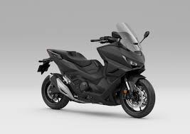 Honda Forza 750 2026 Resmi Meluncur, Maxi-Scooter GT Makin Elegan dengan Mesin 745cc dan Fitur Premium