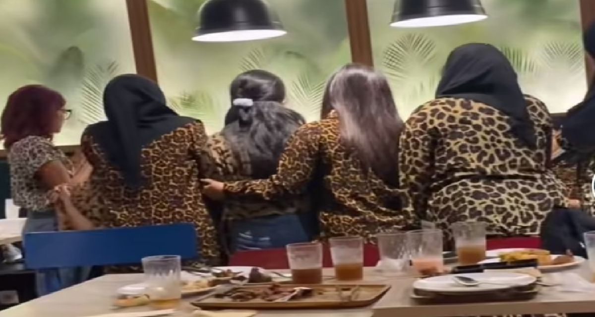 Viral Emak-emak Bukber Berkostum Leopard, Netizen: 'Berasa Dikandang Macan'