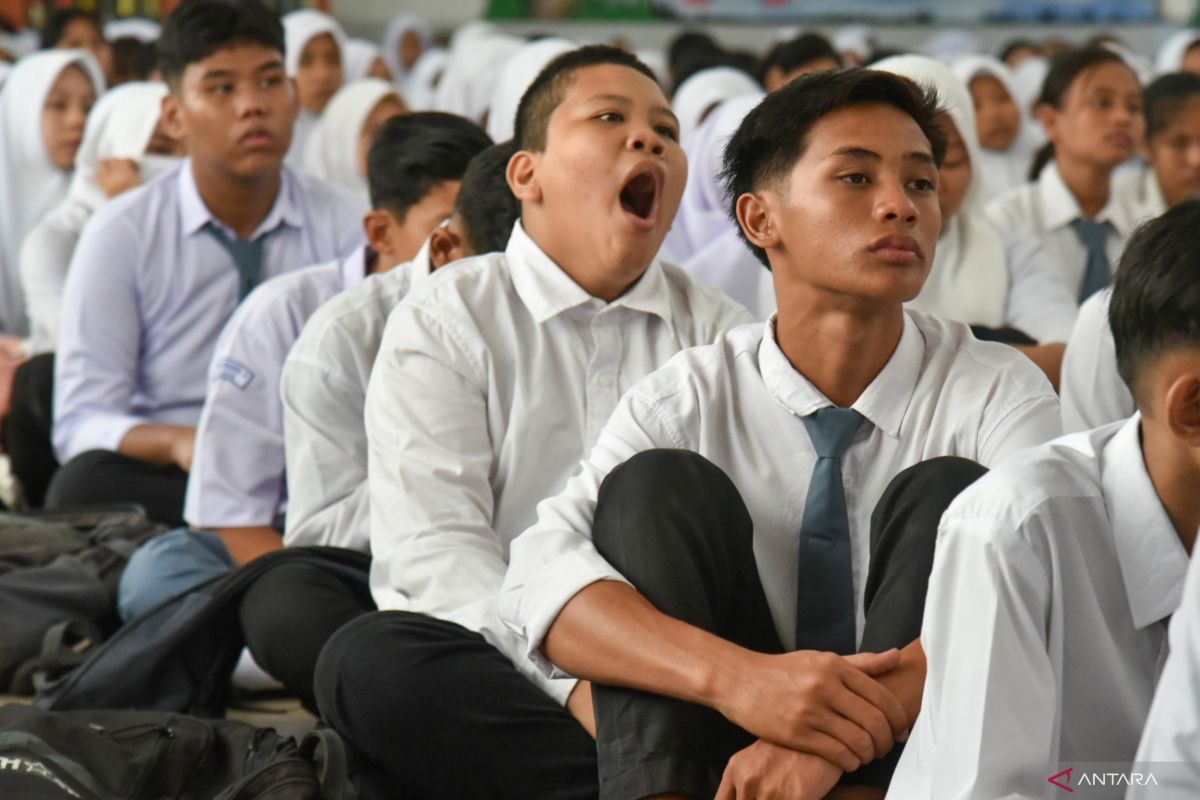 Kursi SMA Negeri Seret, Wamendikdasmen Minta Pemda Jangan Tutup Mata pada Sekolah Swasta