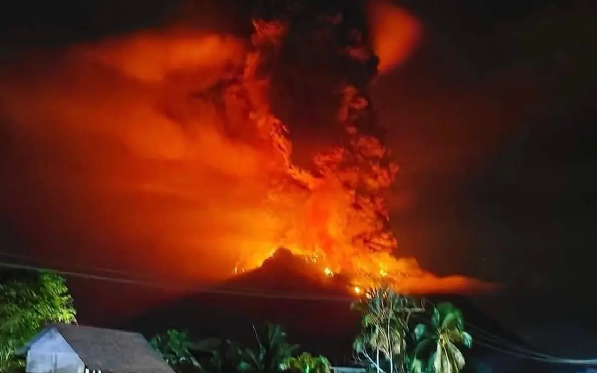 Kilat Petir Vulkanik: Aktivitas Gunung Ruang Terus Meningkat