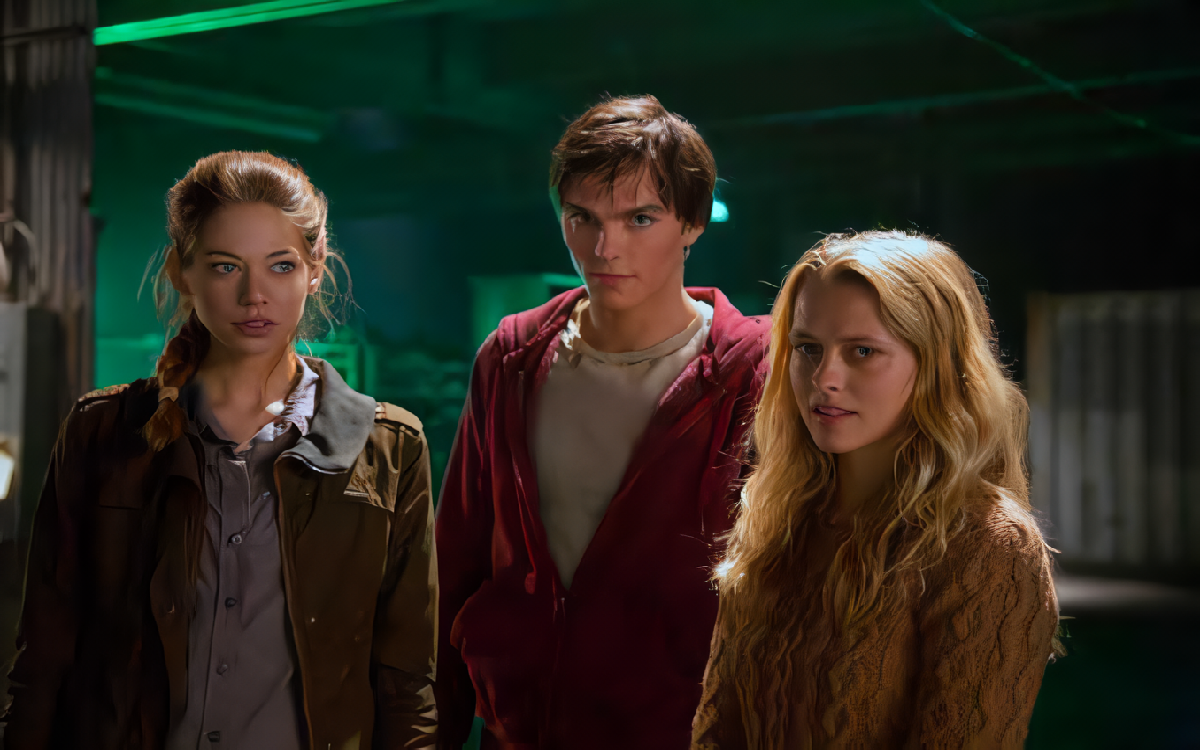 Link Nonton Film Warm Bodies Subtitle Indonesia, Ketika Zombie Bisa Jatuh Cinta!