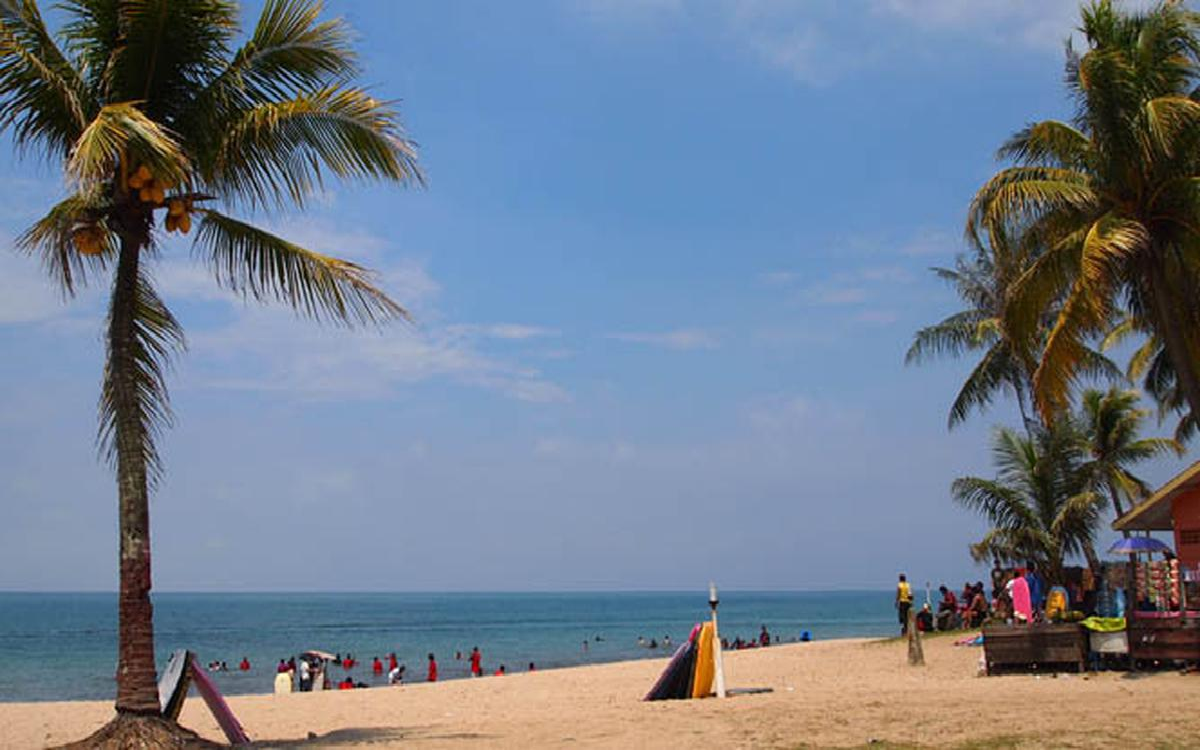 4 Pantai di Pandeglang yang Harus Dikunjungi Saat Liburan Bareng Keluarga