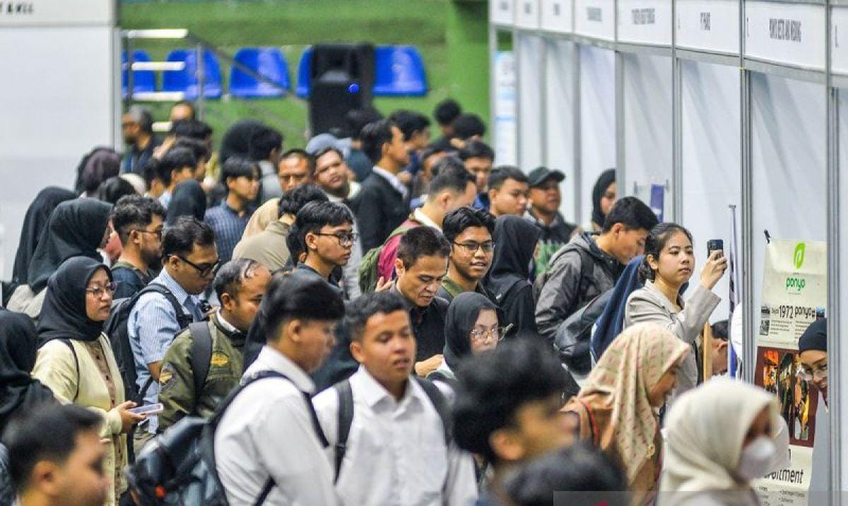 Serapan Tenaga Kerja Melambat, Industri Pengolahan Jadi Sektor Paling Tertekan