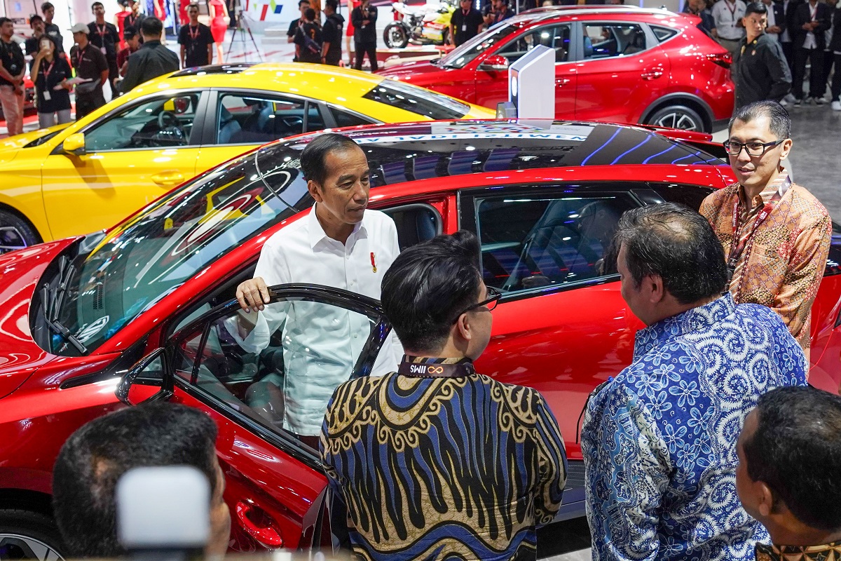 Jokowi Apresiasi MG di IIMS 2024 Soal Mobilitas Berkelanjutan