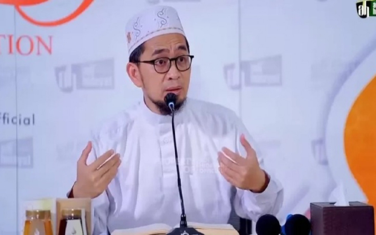 Ustadz Adi Hidayat Berikan Tips yang Benar untuk Berdoa di Bulan Ramadan Supaya Dikabulkan Allah