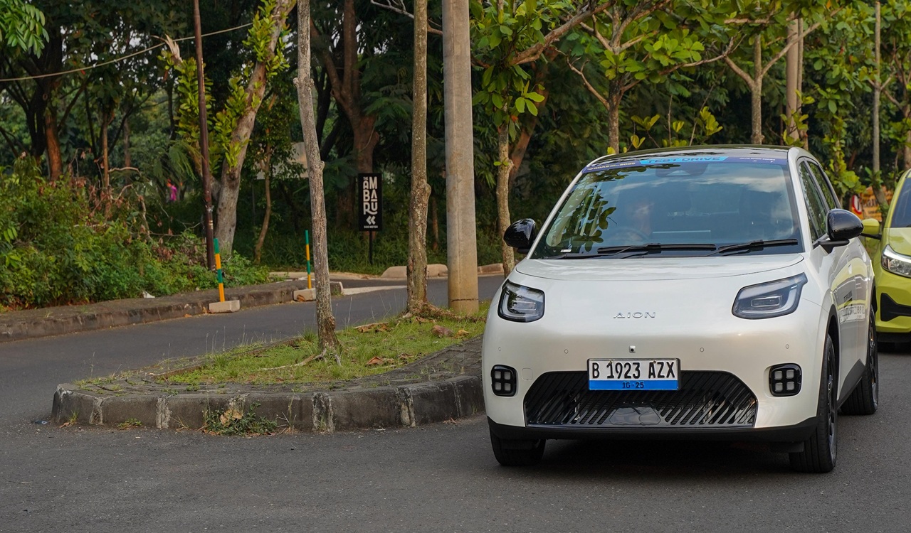GAC Indonesia Resmi Perkenalkan AION UT di GIIAS Semarang 2025, Raih Gelar Mobil Terfavorit