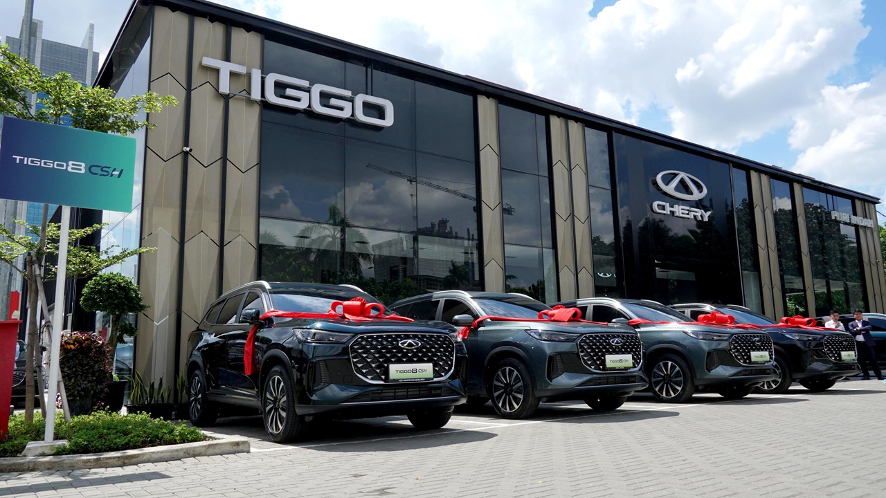 Serah Terima 100 Unit Chery TIGGO 8 CSH Kepada Konsumen Indonesia Diwarnai Kejutan