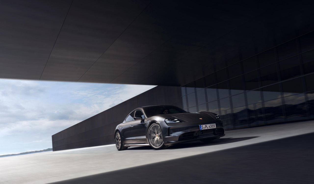 Porsche Rilis Taycan dan Cayenne Black Edition dengan Tampilan Sporty dan Harga Menarik