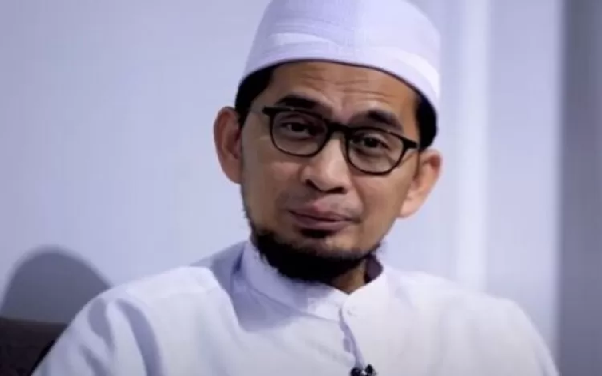 Ustadz Adi Hidayat Sampaikan 8 Orang yang Berhak Menerima Zakat Fitrah, Supaya Lebih Afdal!