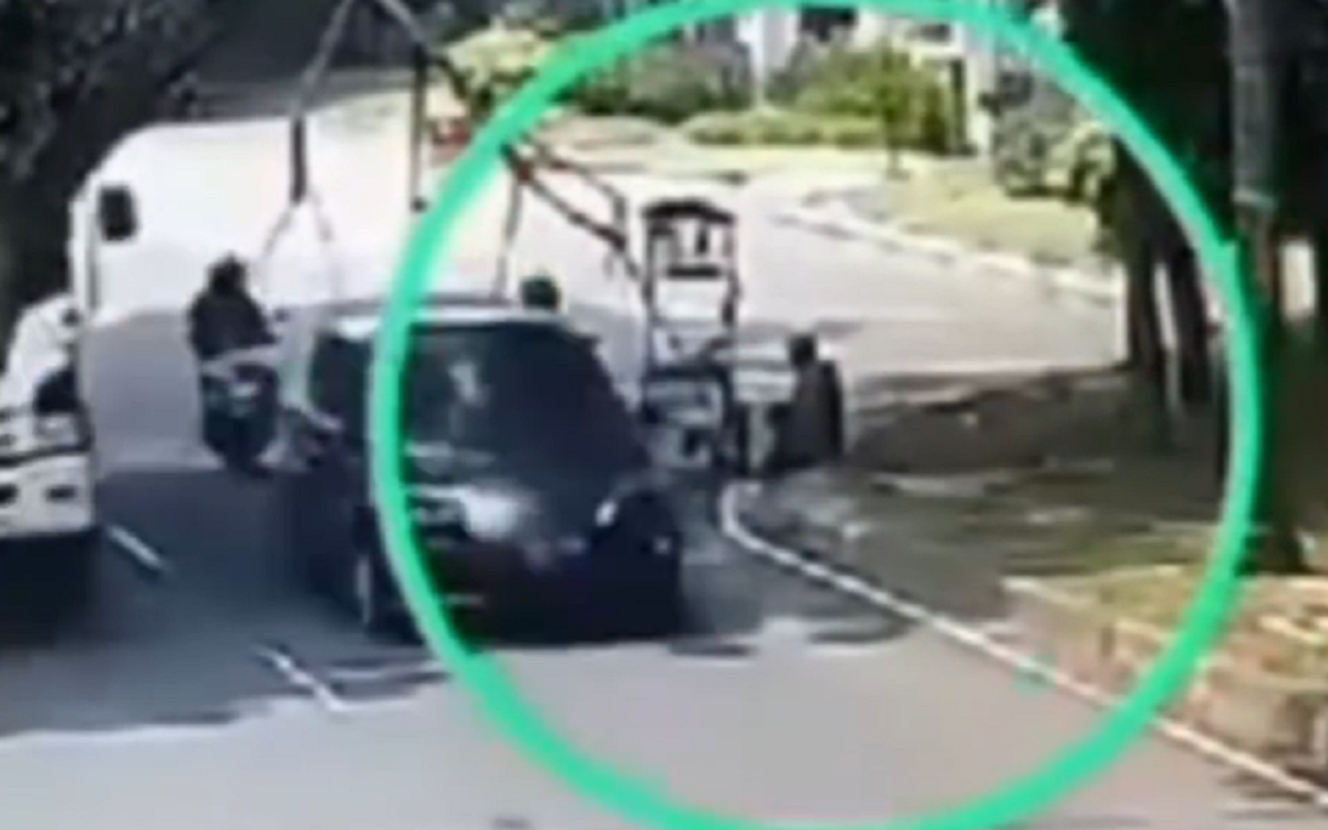 Tragis! Pedagang Susu Keliling Diseruduk Mobil di Gading Serpong