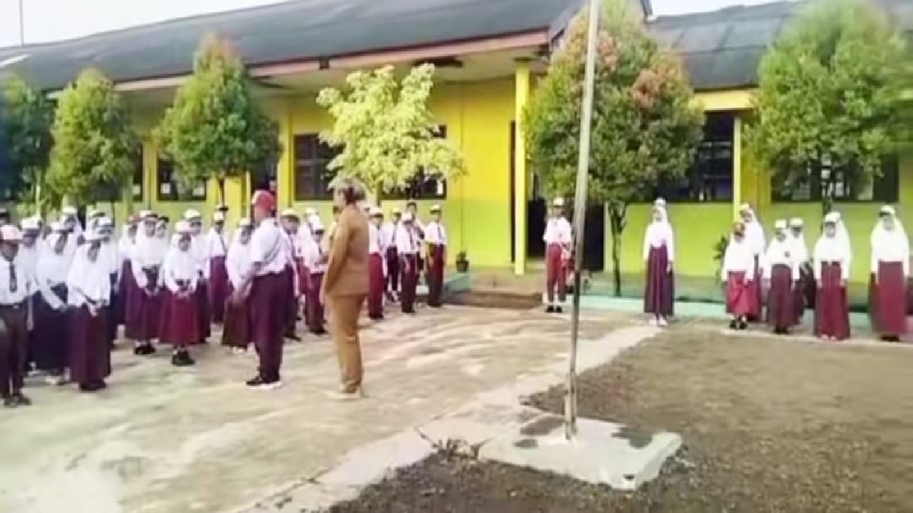 Terungkap! Guru Viral di Lampung yang Mencekik Siswa Ternyata Diduga Gangguan Jiwa