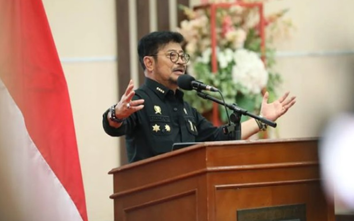 SYL Baca Pleidoi Sambil Menangis Minta Dibebaskan