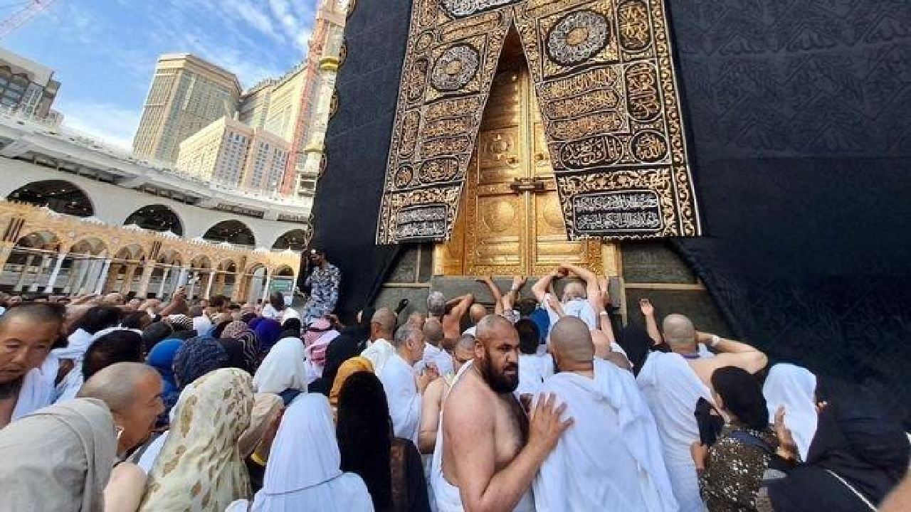 Aturan Terbaru Ibadah Haji 2025: Jemaah Tanpa Visa? Siap-siap Kena Hukuman Ini!