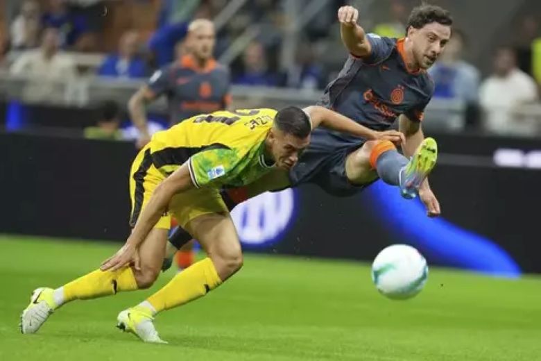 Kalah 2-1 dari Inter Milan, Jay Idzes Catat Statistik Impresif di Lini Belakang Sassuolo