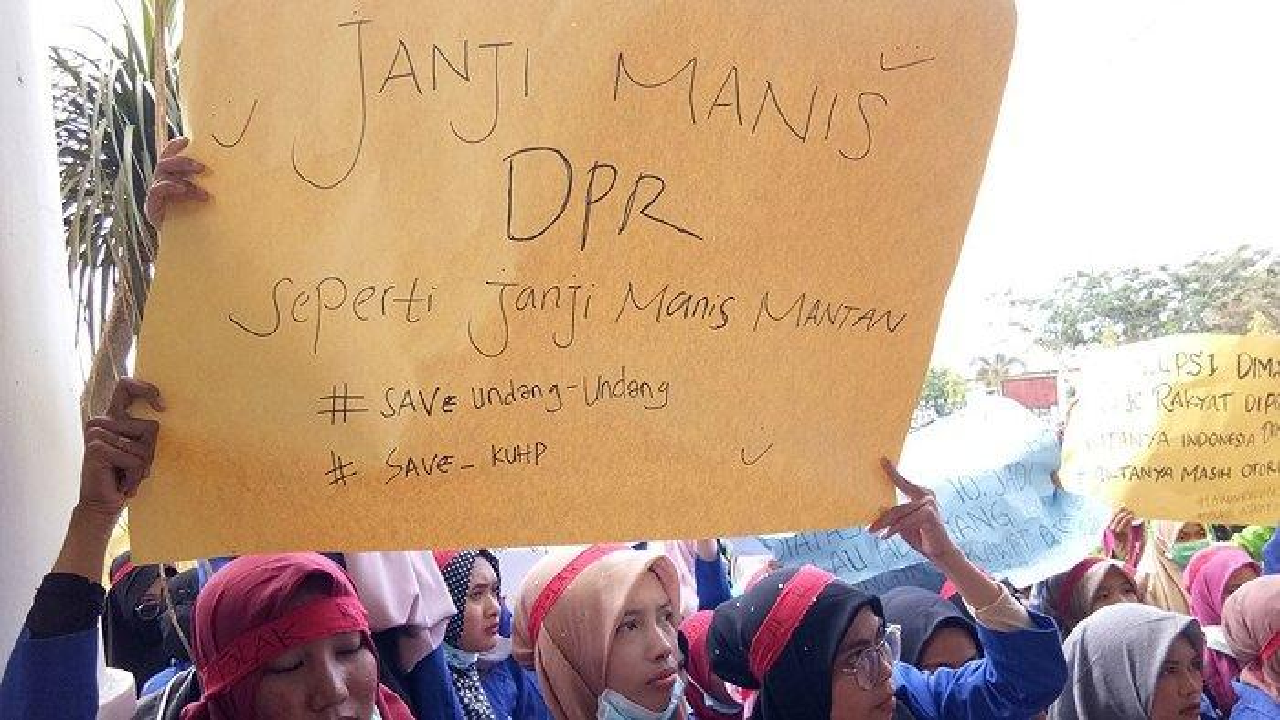 6 Hal Yang Membuat Masyarakat Murka sama DPR,:Gaji dan Tunjangan Tinggi Tapi Tak Transparan!