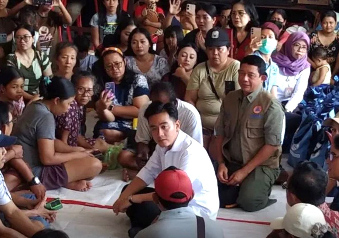 Banjir Sampai Leher di Denpasar, Gibran Cuma Kasih Obatnya Handuk dan Mainan