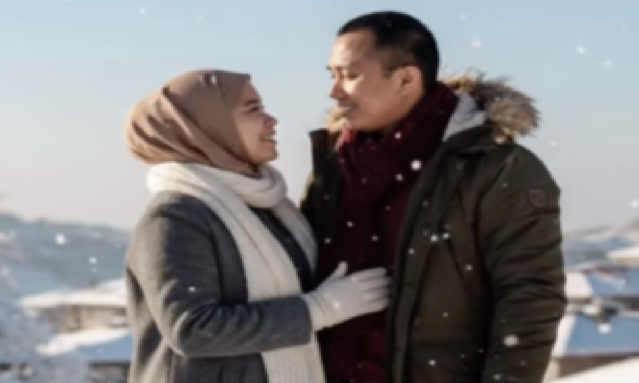 10 Ide Prompt AI untuk Ciptakan Foto Bersalju Realistis Bersama Pasangan dan Keluarga
