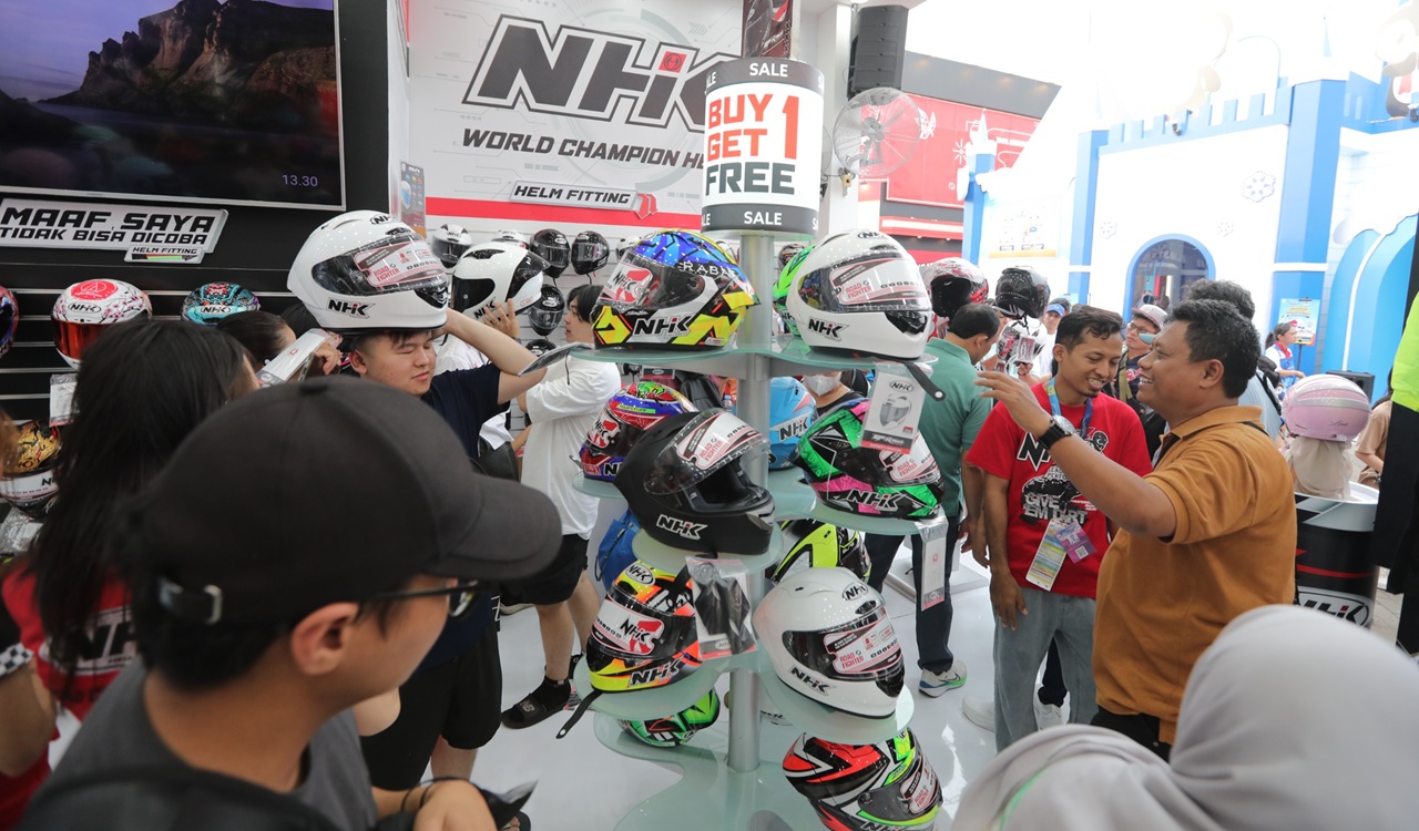 Belanja Helm Murah Mulai Rp100 Ribuan di Jakarta Fair 2025