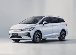 BYD M6 Resmi Jadi Andalan Keluarga: MPV Listrik Luas, Nyaman, dan Mampu Tempuh Hingga 500 Km
