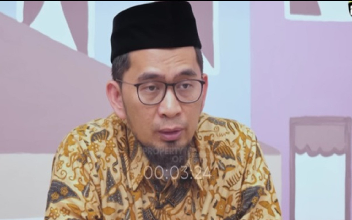 Ustadz Adi Hidayat Ingatkan Tips Supaya Bahagia Dunia dan Akhirat: 'Hafalkan 4 Doa Ini'