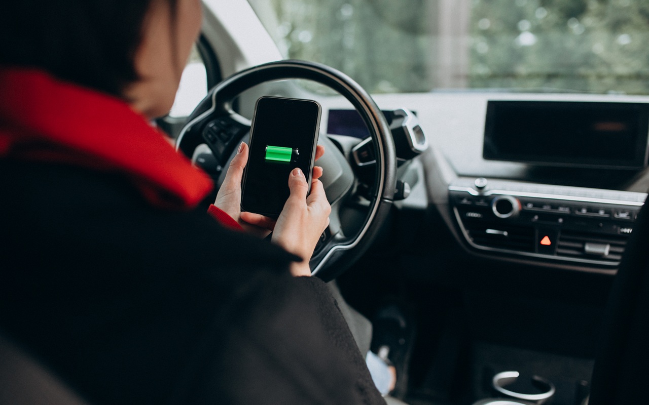 5 Rekomendasi Car Charger Terbaik 2026, Fast Charging Mulai Rp100 Ribuan