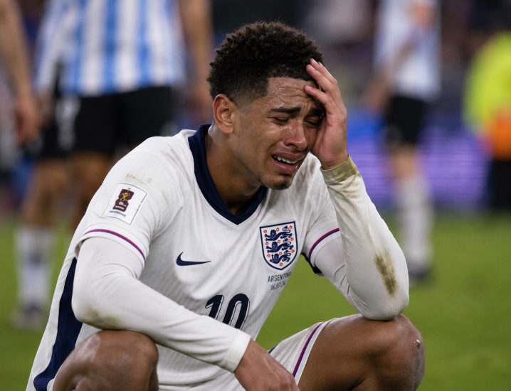 Momen Pilu Jude Bellingham Menangis Setelah Gagal Bawa Inggris ke Final 2026