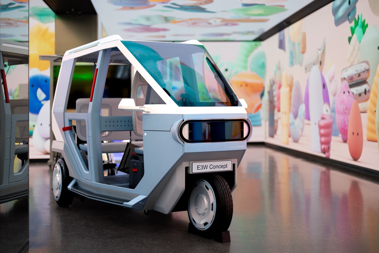 Hyundai Hadirkan Game Zone dan Konsep Micro Mobility di Senayan Park, Tampilkan E3W dan E4W