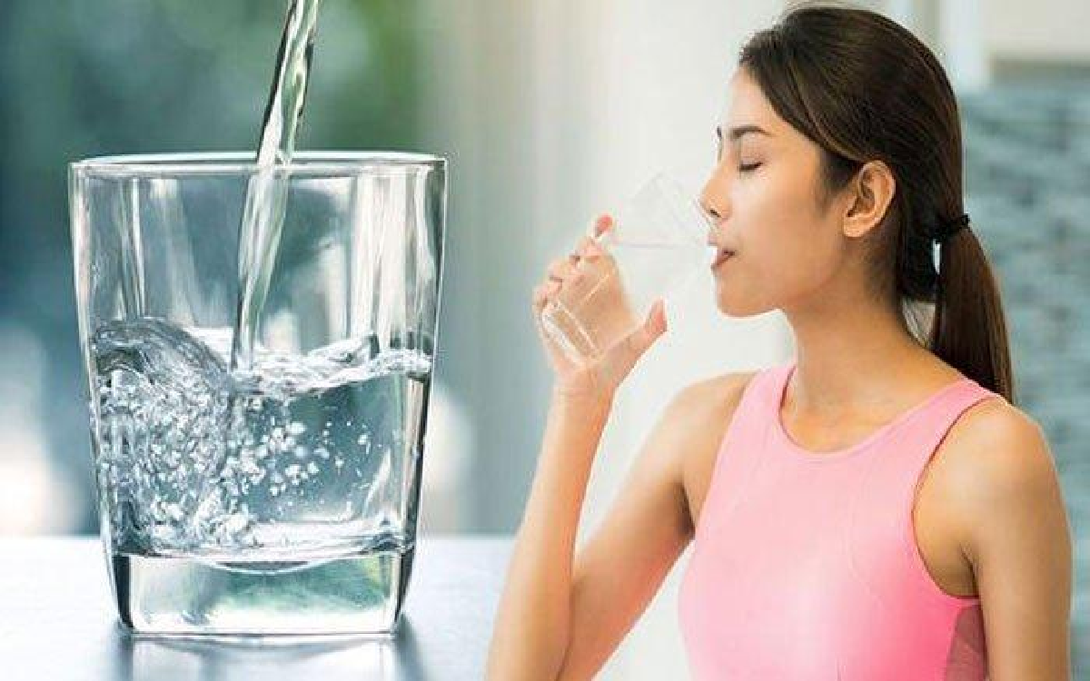 Anti Ribet! Begini Tips Ampuh Diet Hanya dengan Konsumsi Air Putih