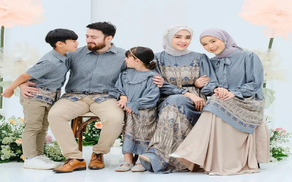 8 Tips Beli Baju Lebaran Supaya Tampil Pesona di Depan Keluarga Besar