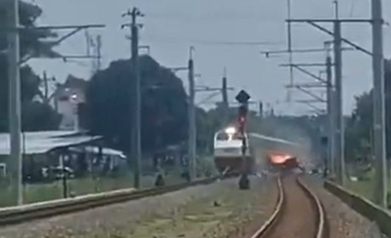 Tragedi  Horor Kecelakaan Kereta di Prambanan, KAI Serukan Keselamatan!