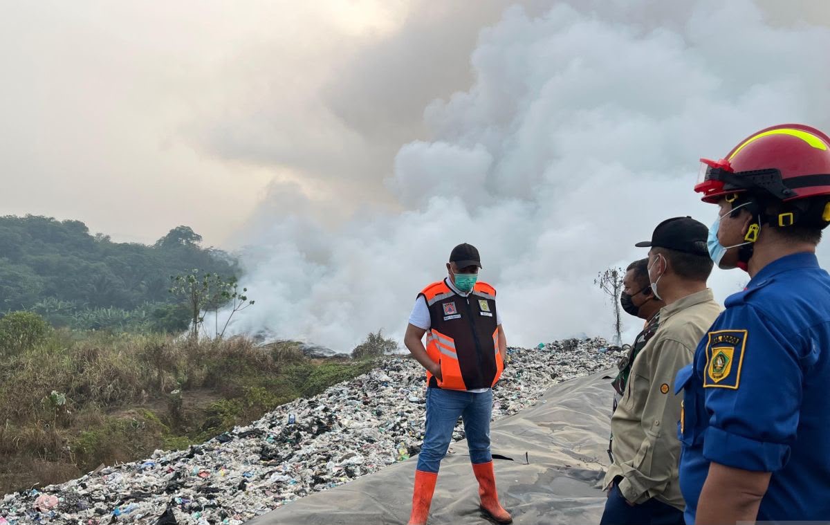 TPA Indonesia Jadi Bom Metana, 312 Tempat Sampah Masih Open Dumping, Walhi Bongkar Ancaman Kebakaran