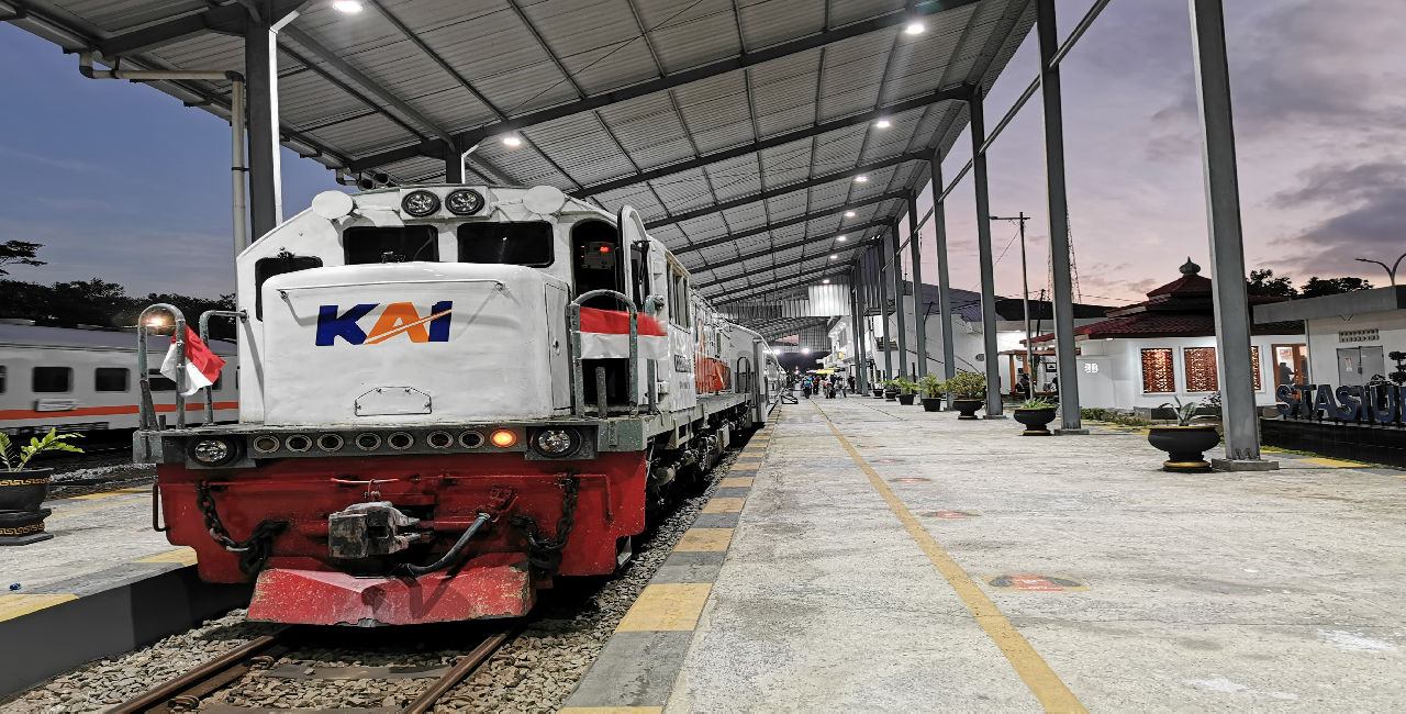 11 Kereta Api dari Jakarta Batal Berangkat Akibat Banjir, Penumpang Bisa Ajukan Refund 100 Persen