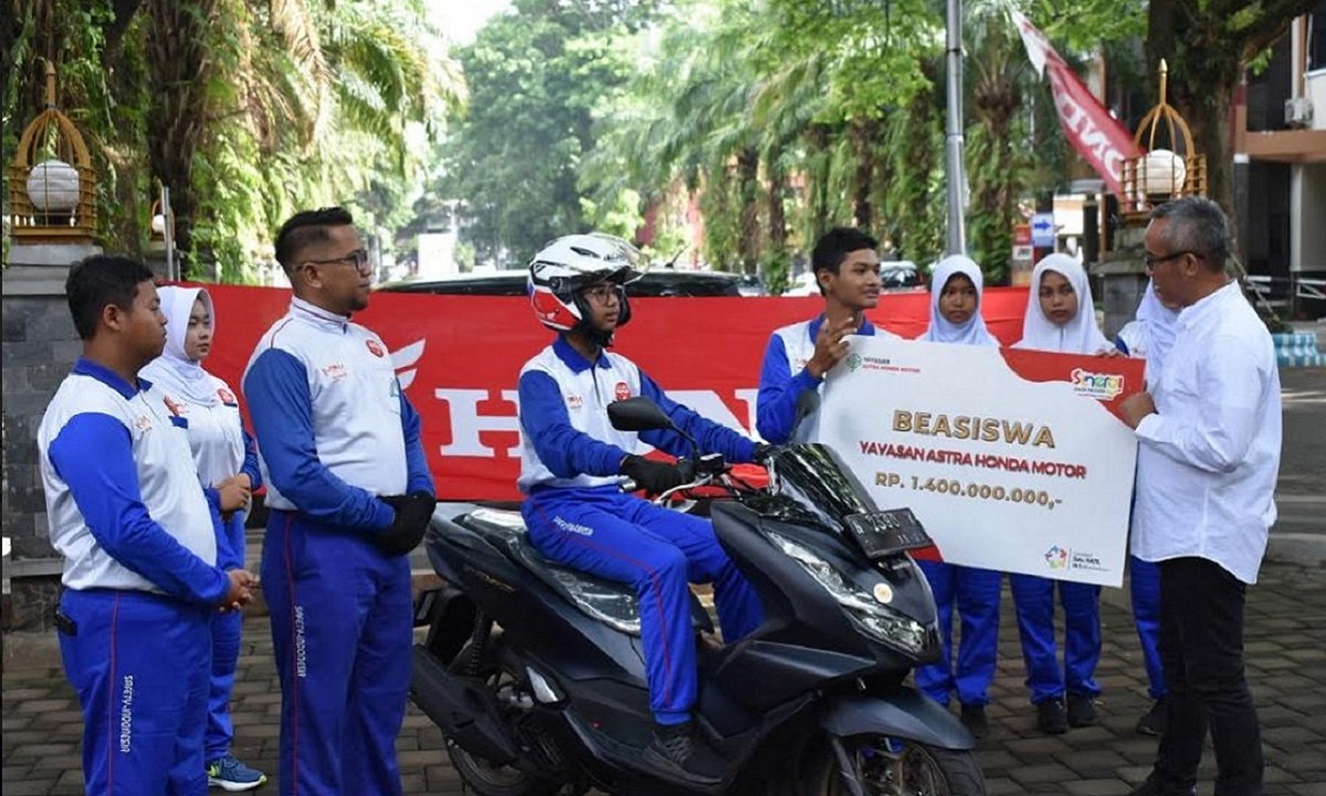 Yayasan AHM Berikan Beasiswa: Wujudkan Impianmu Menjadi Future Leader!