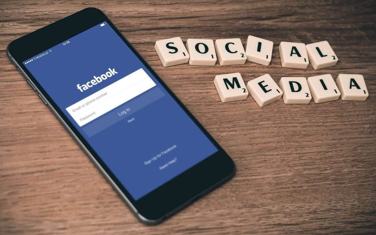 Views Facebook Ramai Tapi Belum Bisa Monetisasi? Ini Kesalahan Fatal Akun Profesional!