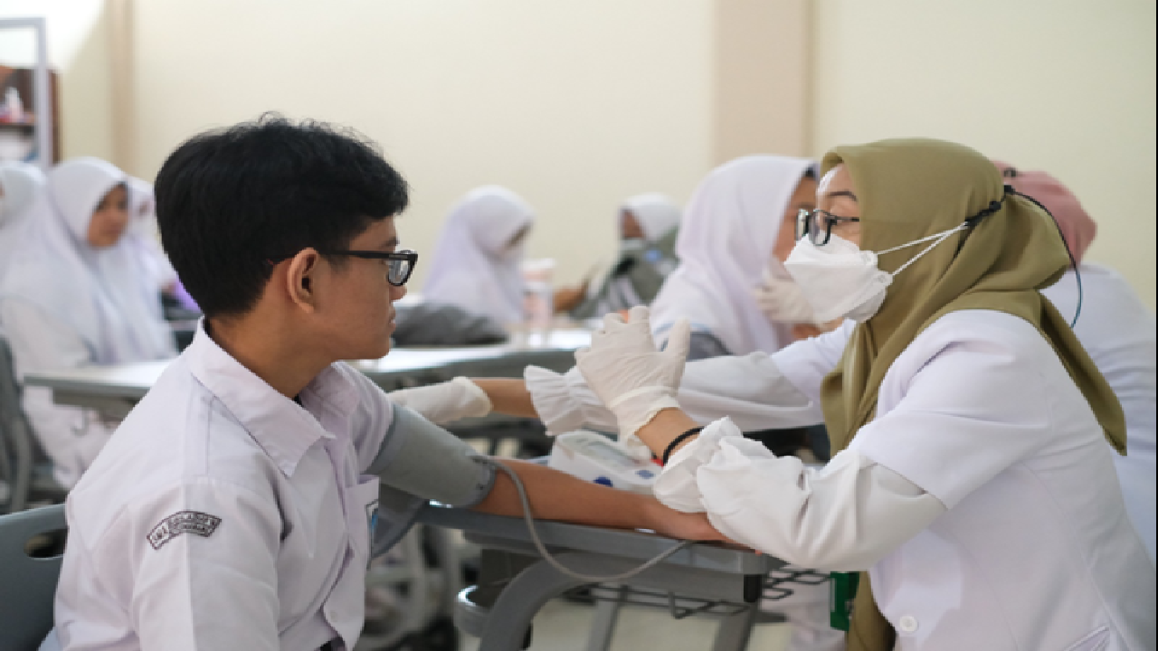 Cuma Datang ke Sekolah, Siswa Bisa Dapat Pemeriksaan Gratis Mulai Agustus 2025!