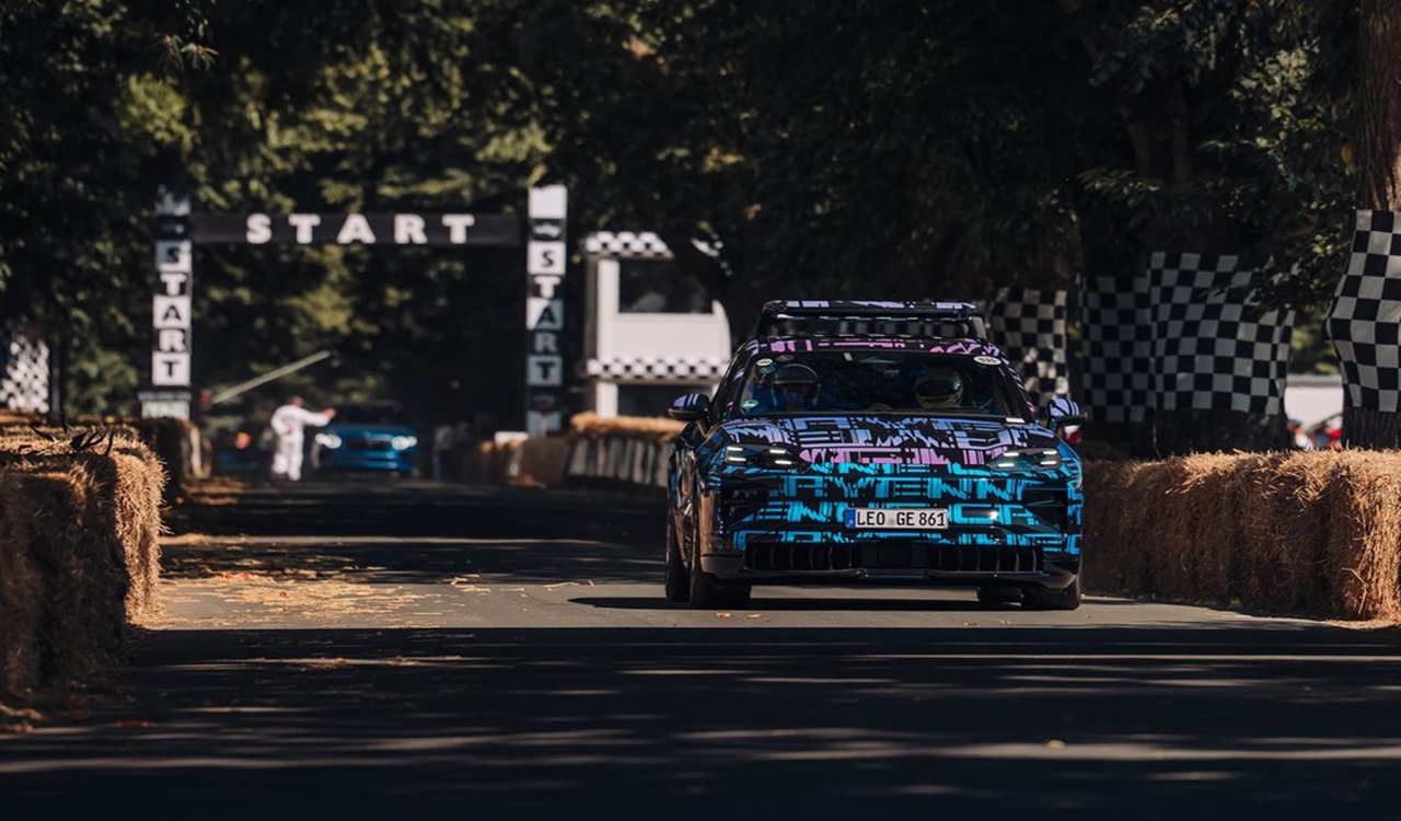 Porsche Tampilkan Kehebatan Cayenne di Goodwood: Mulai dari Prototipe Listrik hingga Edisi Khusus Black Edition
