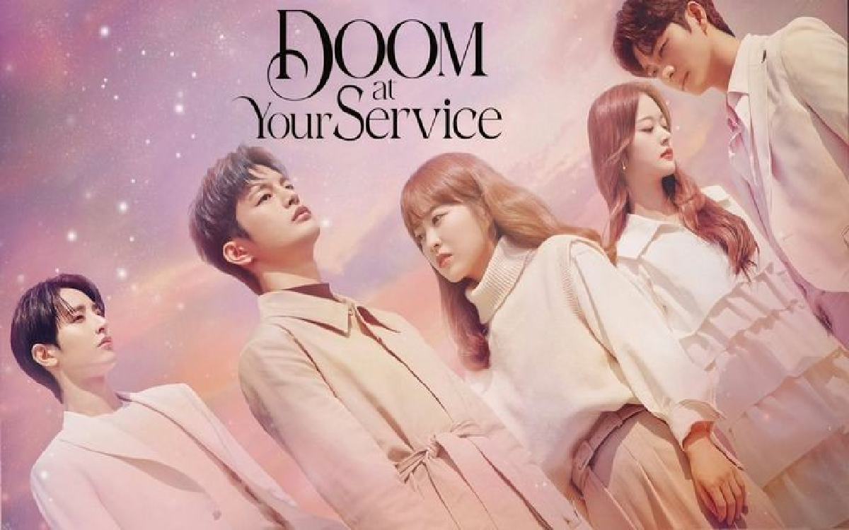 Link Nonton Drakor Doom at Your Service, Kisah Cinta Antara Manusia dengan Dewa Kehancuran