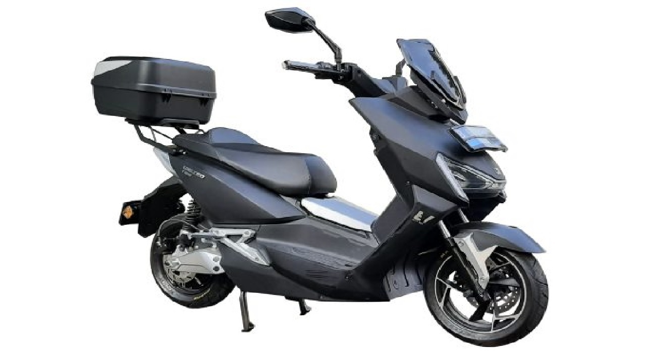 5 Rekomendasi Motor Listrik Fast Charging Terbaik 2026, Isi 30 Menit Gas Tanpa Lama!