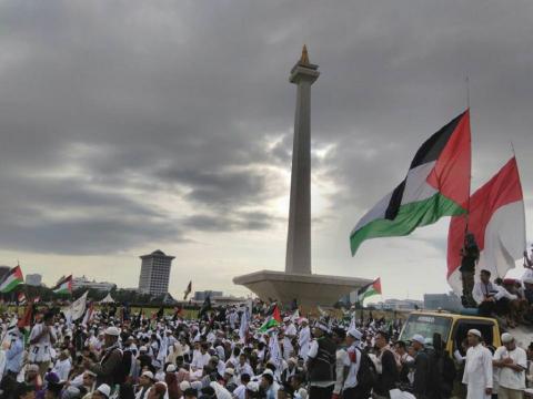 Hebat! Massa Tetap Menjaga Kebersihan Saat Aksi Bela Palestina