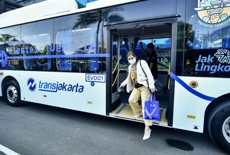 Peringati Hari Kartini: Naik Transjakarta Cuma Bayar Rp1 Saja Hari Ini, Khusus Perempuan!