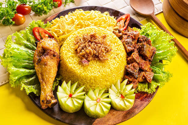 Resep Nasi Kuning Rice Cooker Praktis, Gurih dan Pulen Cocok untuk Jualan Rumahan