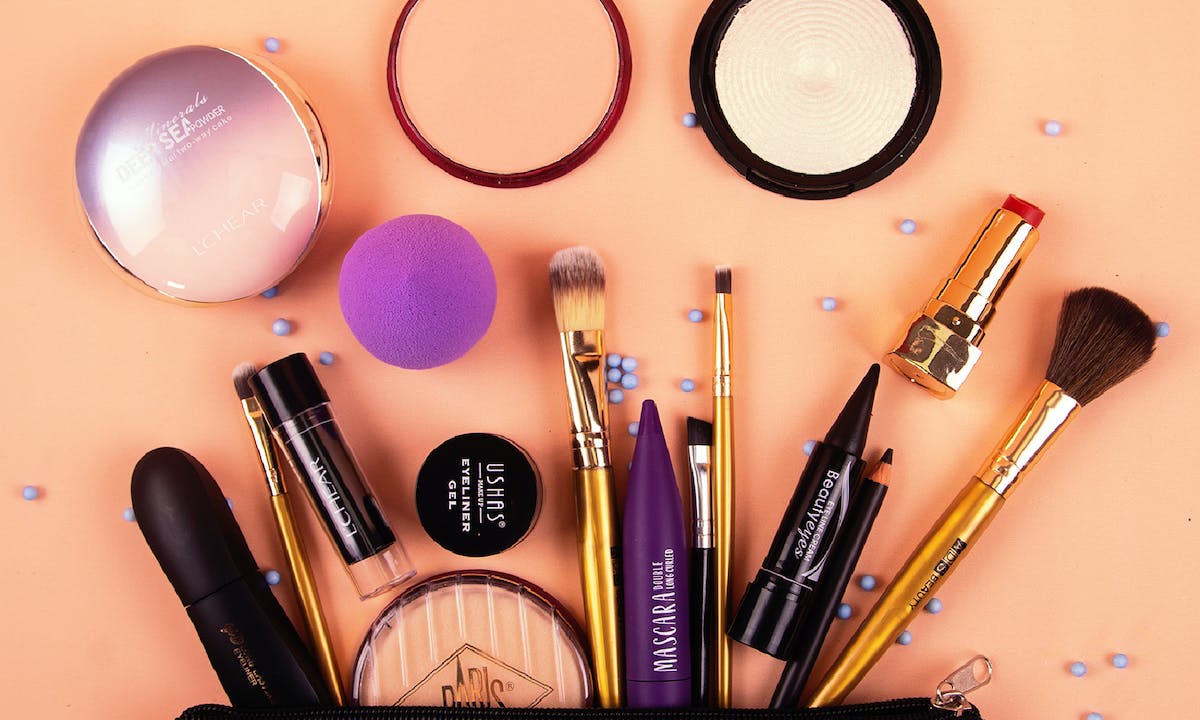 Rahasia Tampil Flawless dan Tahan Lama: Ini Dia 10 Urutan Make Up yang Tepat dan Benar!